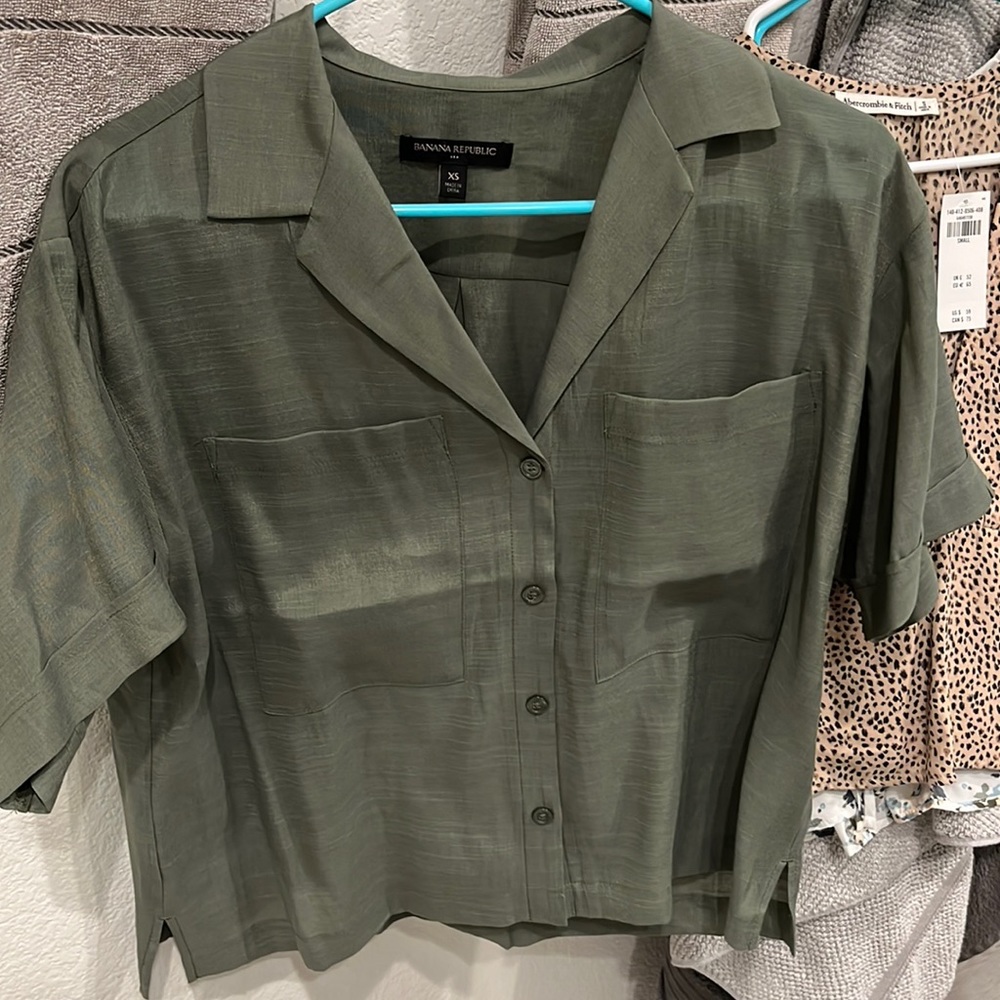 Banana Republic Button Down Top
